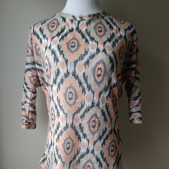 $10 w Bundle - Geometric Tunic - Picture 7 of 8